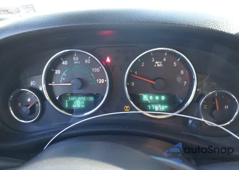 2016 Jeep Wrangler Unlimited Sahara z USA, uszkodzony, nr VIN 1C4BJWEG2GL295013